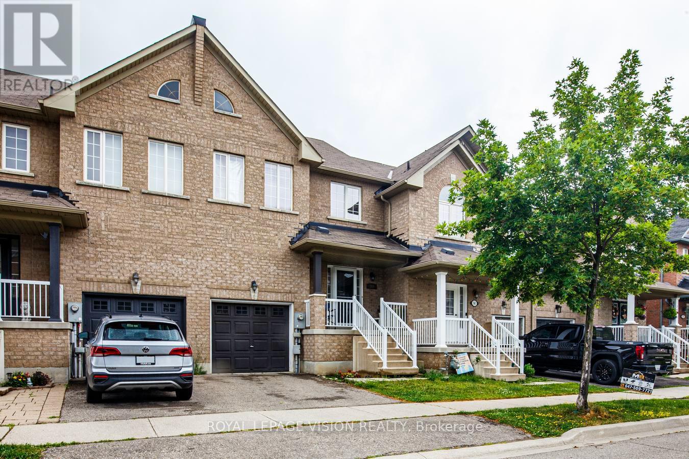 359 BUSSEL CRESCENT - 1