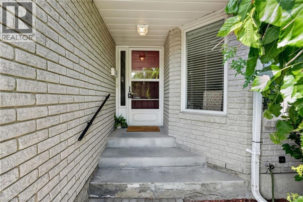 11 GARDEN Drive - Image 3