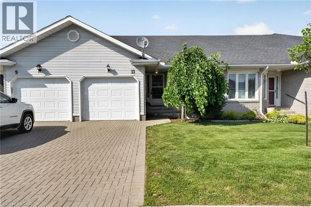 11 GARDEN Drive - Image 32