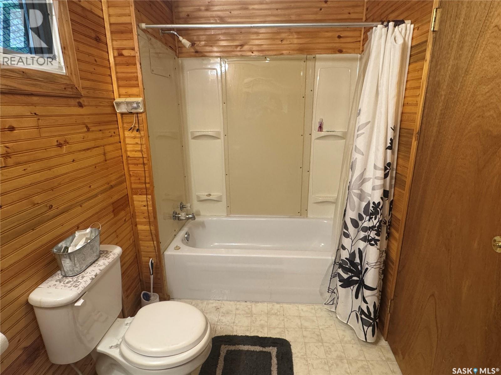 Lac La Ronge Cabin Near Potato Point - 10