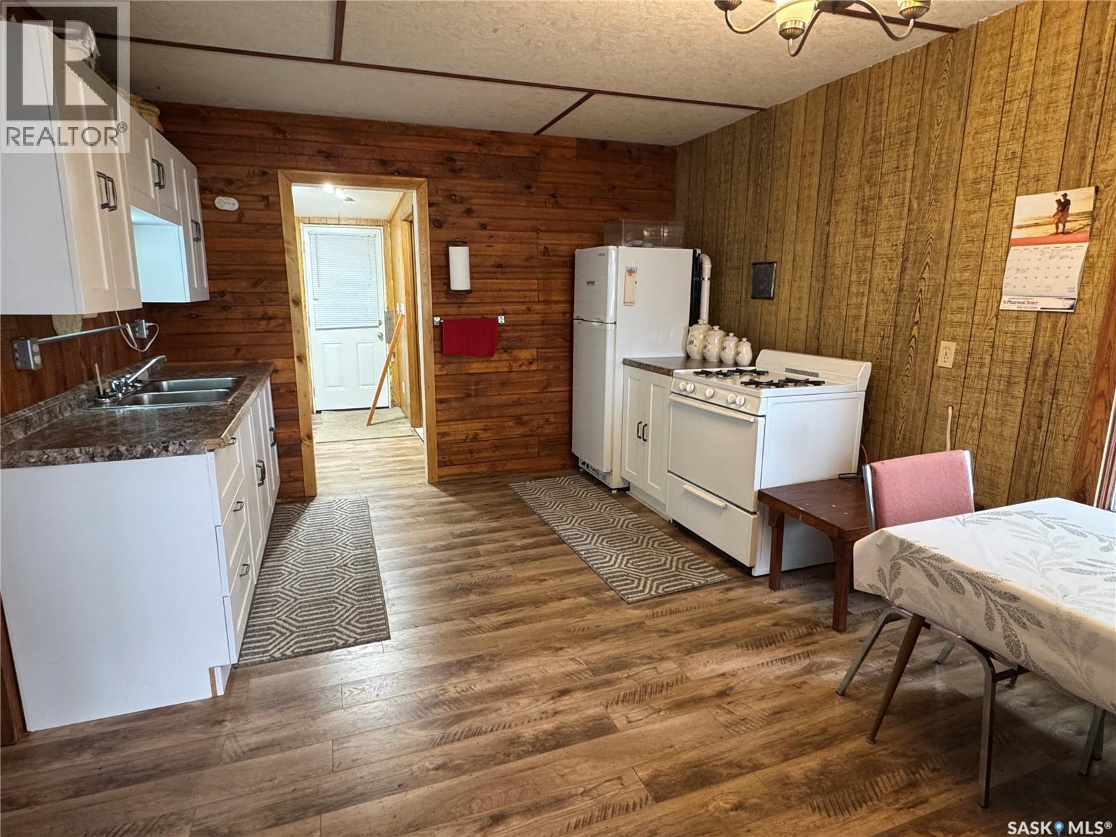 Lac La Ronge Cabin Near Potato Point - 13