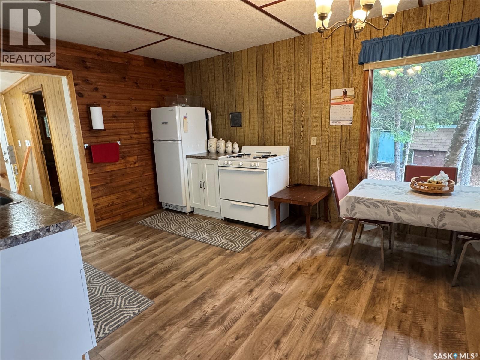 Lac La Ronge Cabin Near Potato Point - 14
