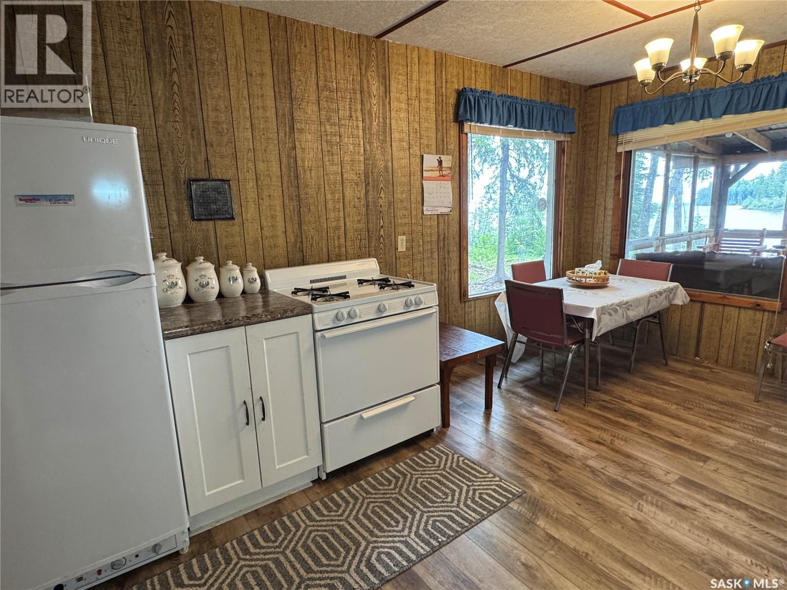 Lac La Ronge Cabin Near Potato Point - 15