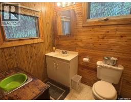 Lac La Ronge Cabin Near Potato Point, Northern Admin District, SK S0J1L0 Photo 11