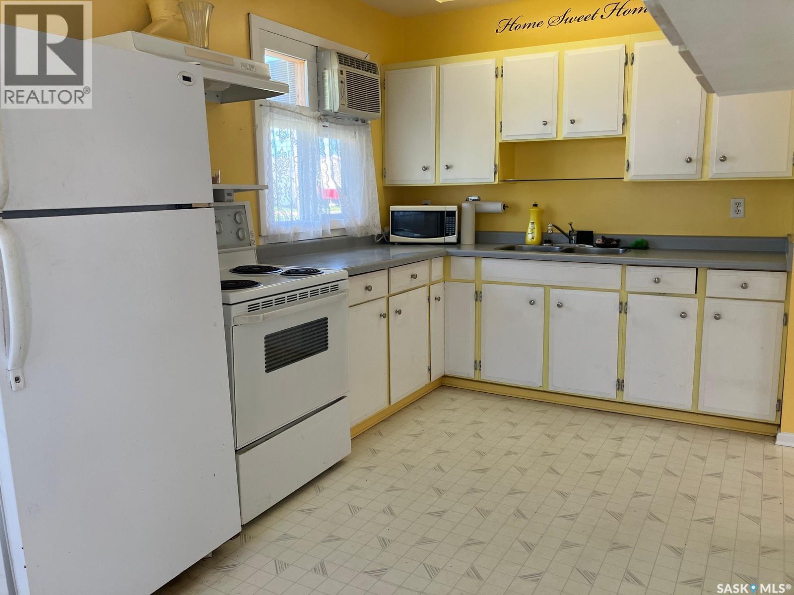 113 1st STREET W - 8