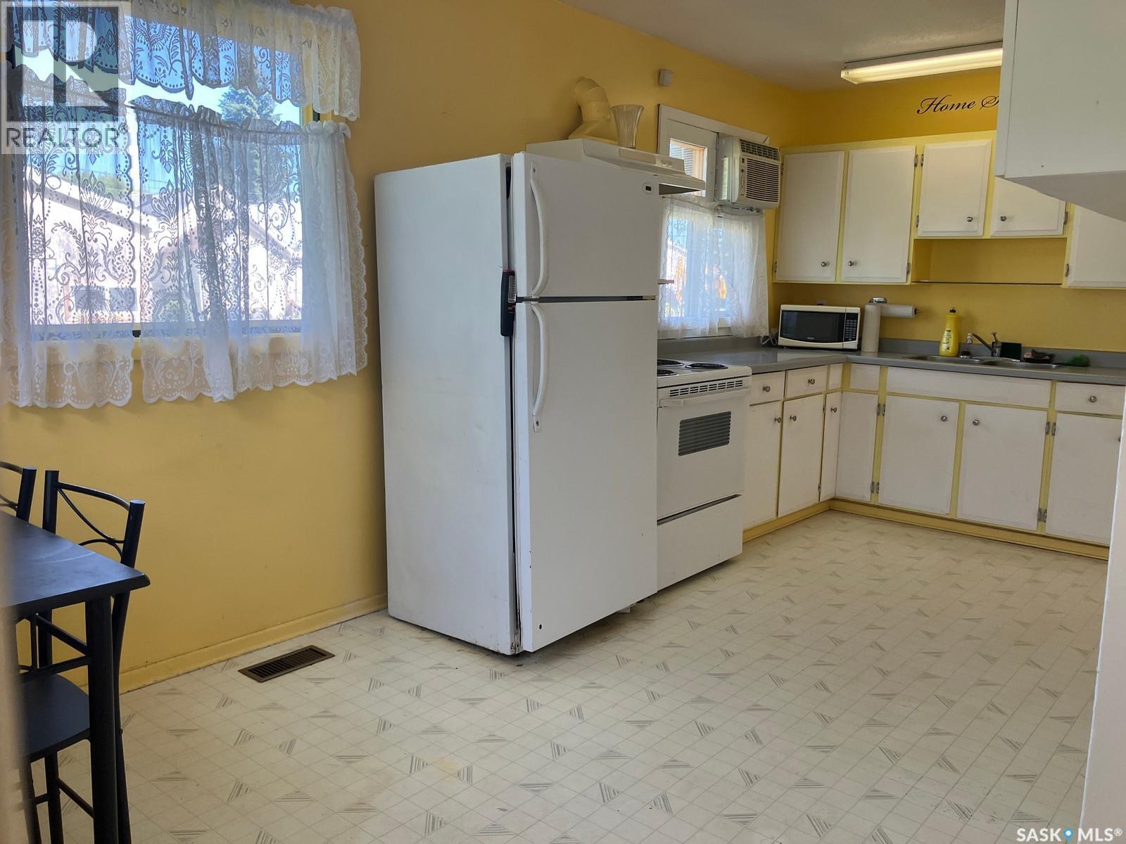 113 1st STREET W - 9