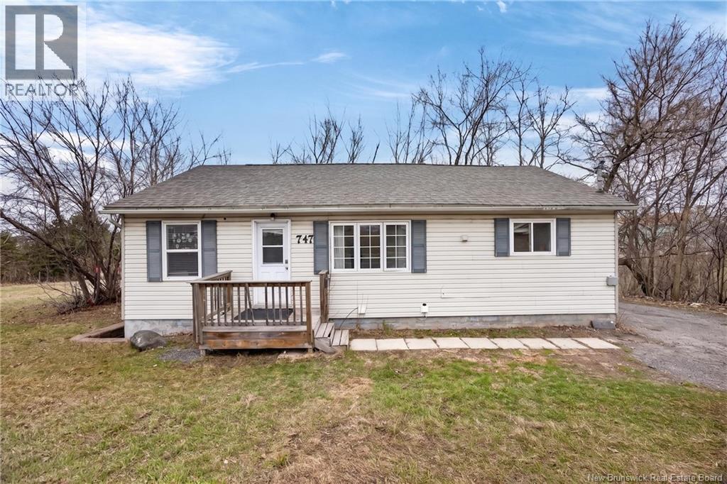 747 Beaverbrook Street - 1