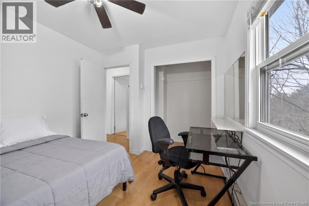 747 Beaverbrook Street - 11