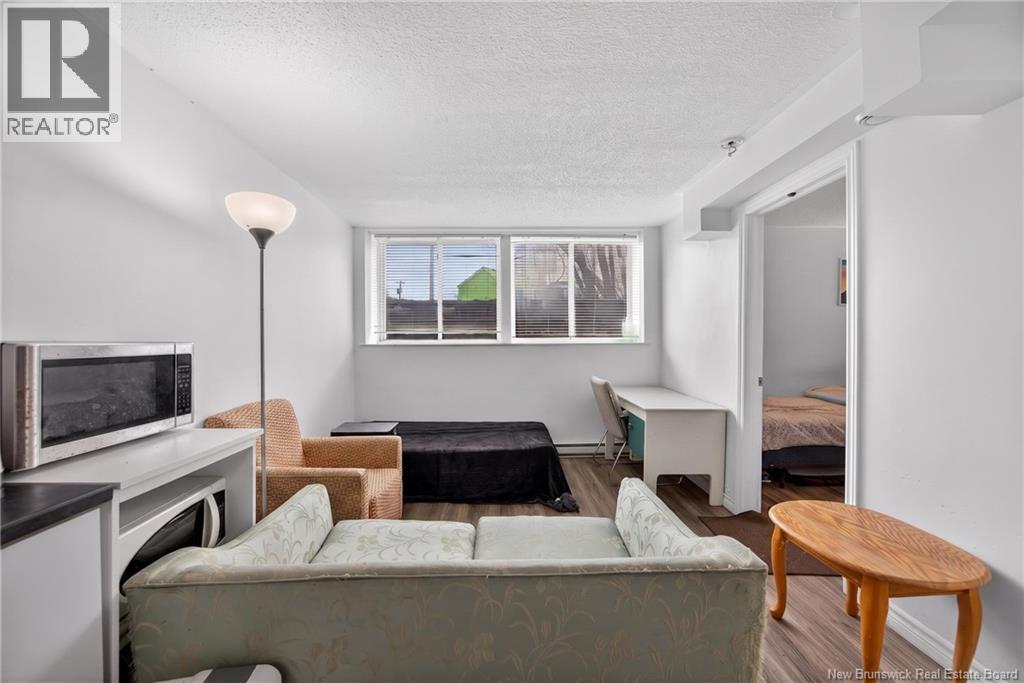 747 Beaverbrook Street - 20