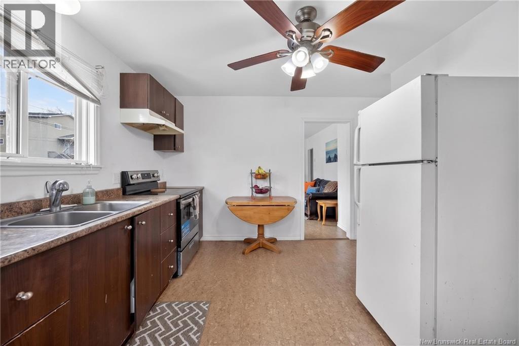 747 Beaverbrook Street - 8