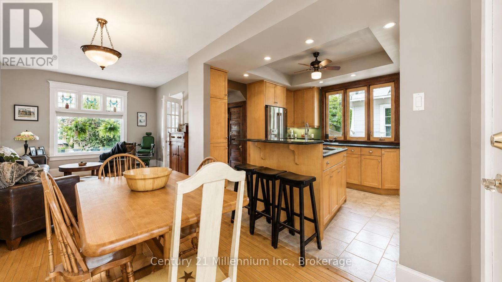 129 4TH STREET W - Image 11