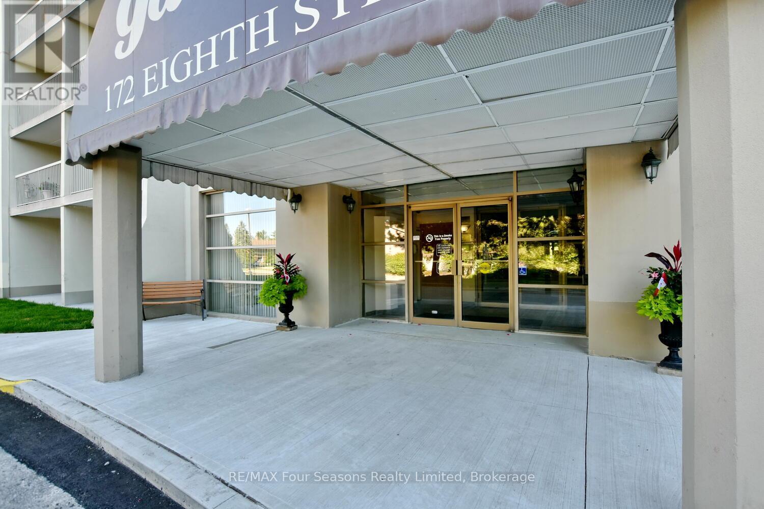 #505 172 EIGHTH STREET - 4