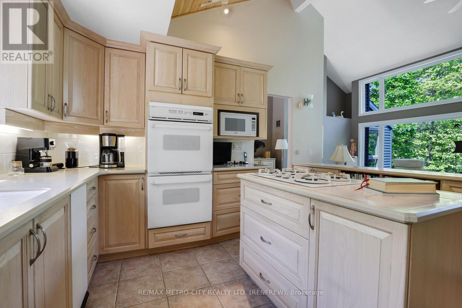 110 ROSEBRUGH ROAD - 19