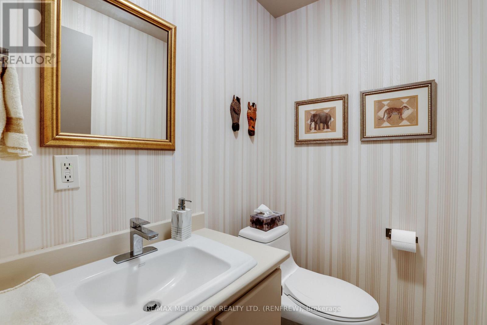 110 ROSEBRUGH ROAD - 24