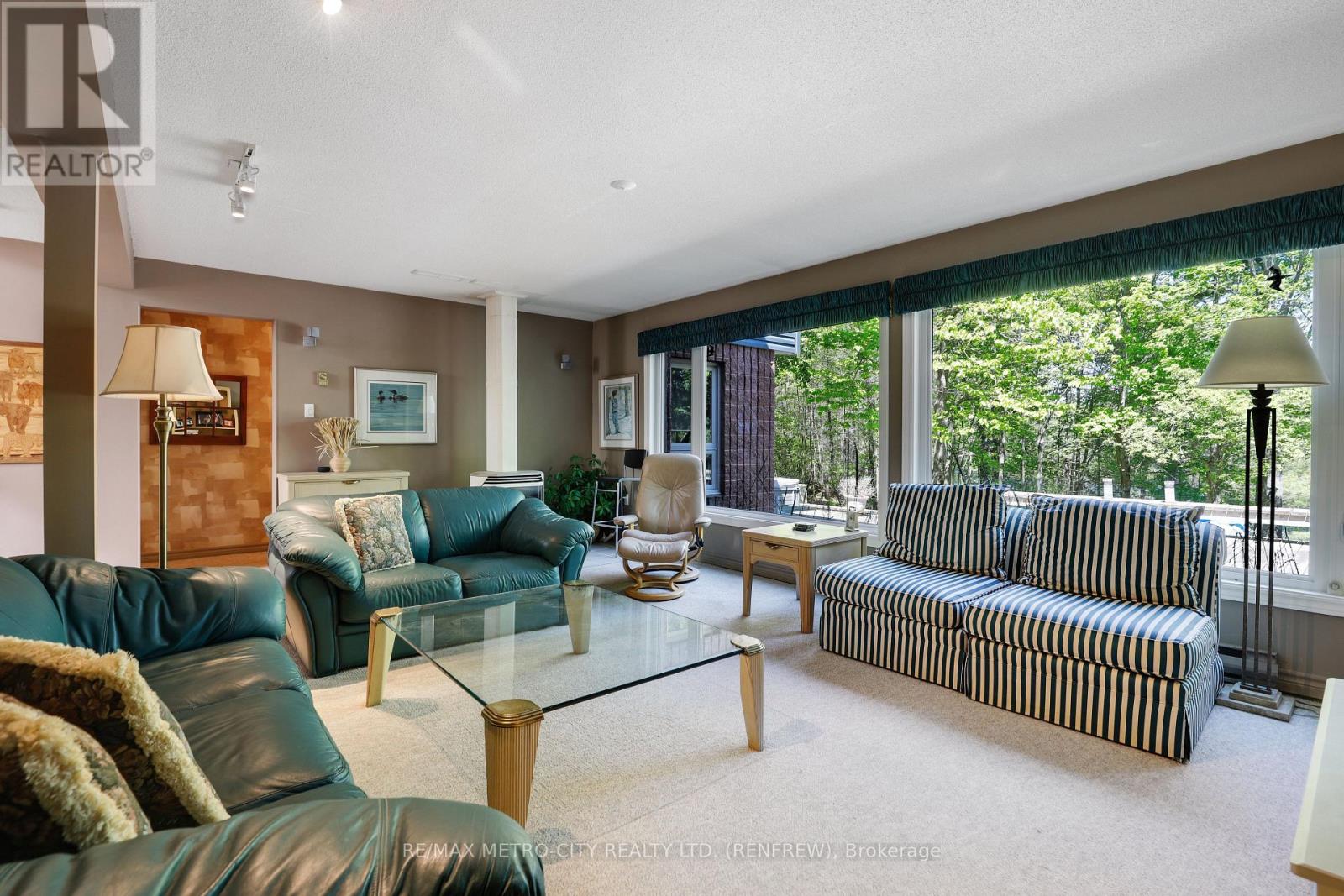 110 ROSEBRUGH ROAD - 26