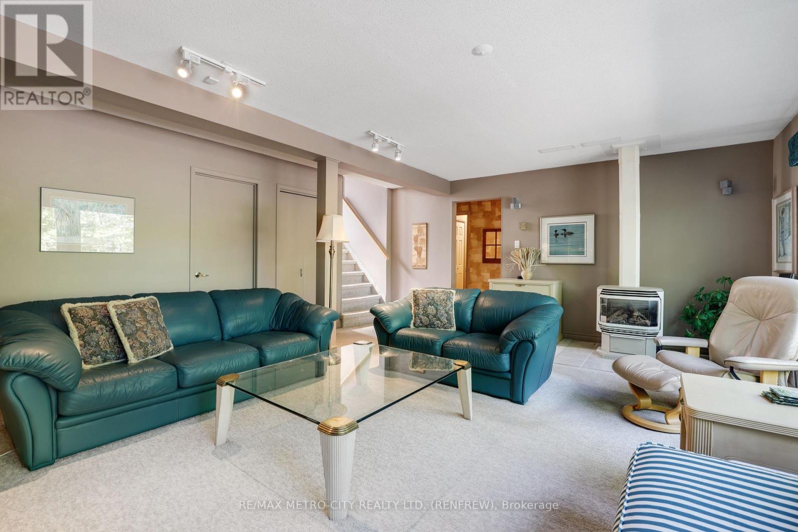 110 ROSEBRUGH ROAD - 27