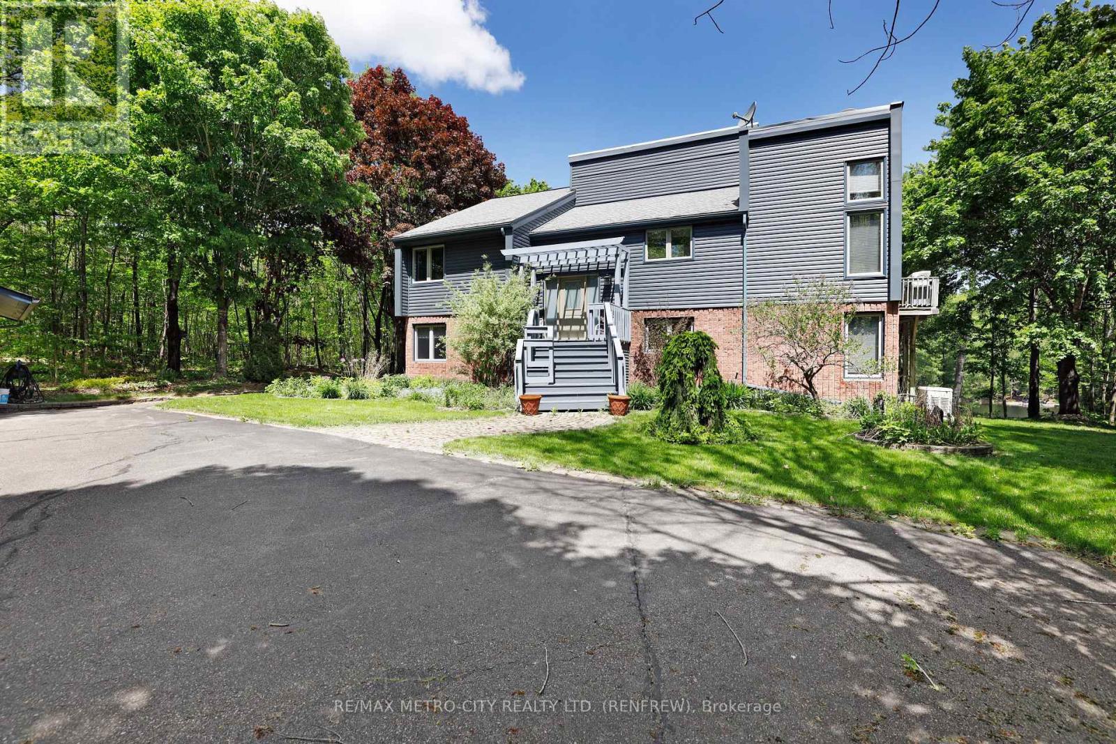 110 ROSEBRUGH ROAD - 7