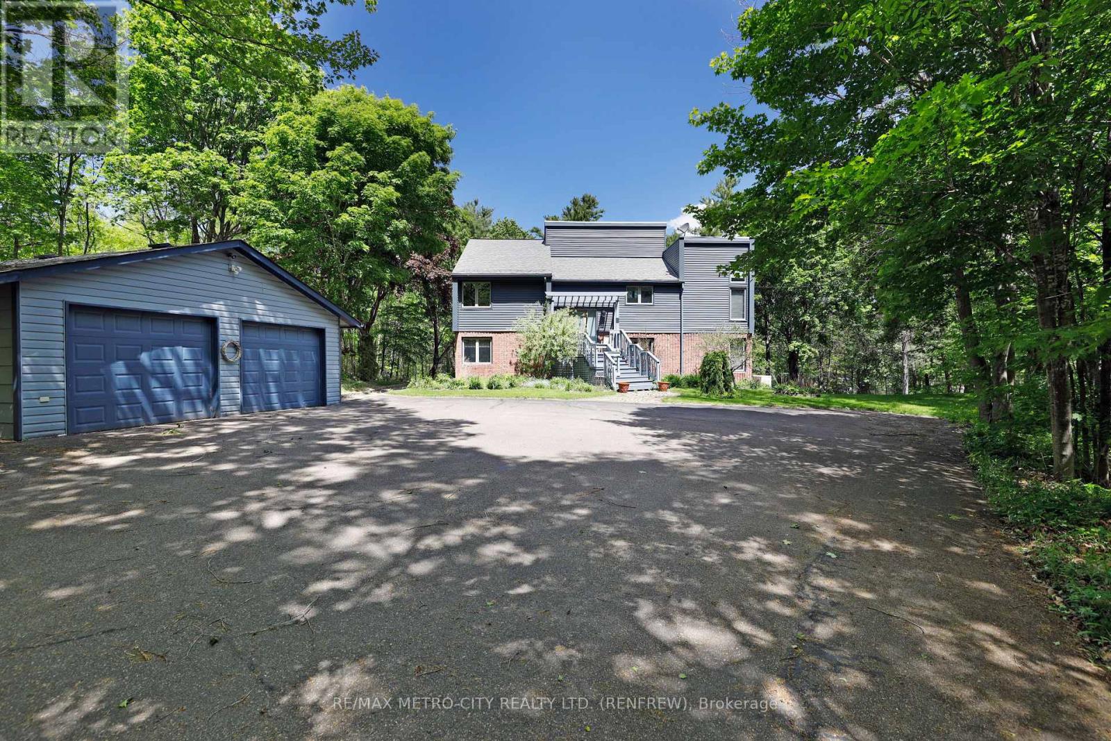 110 ROSEBRUGH ROAD - 8