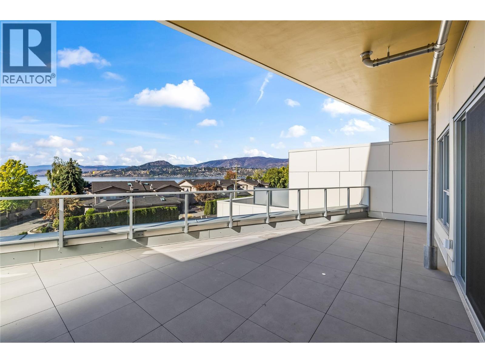 #306 3340 Lakeshore Drive - 12