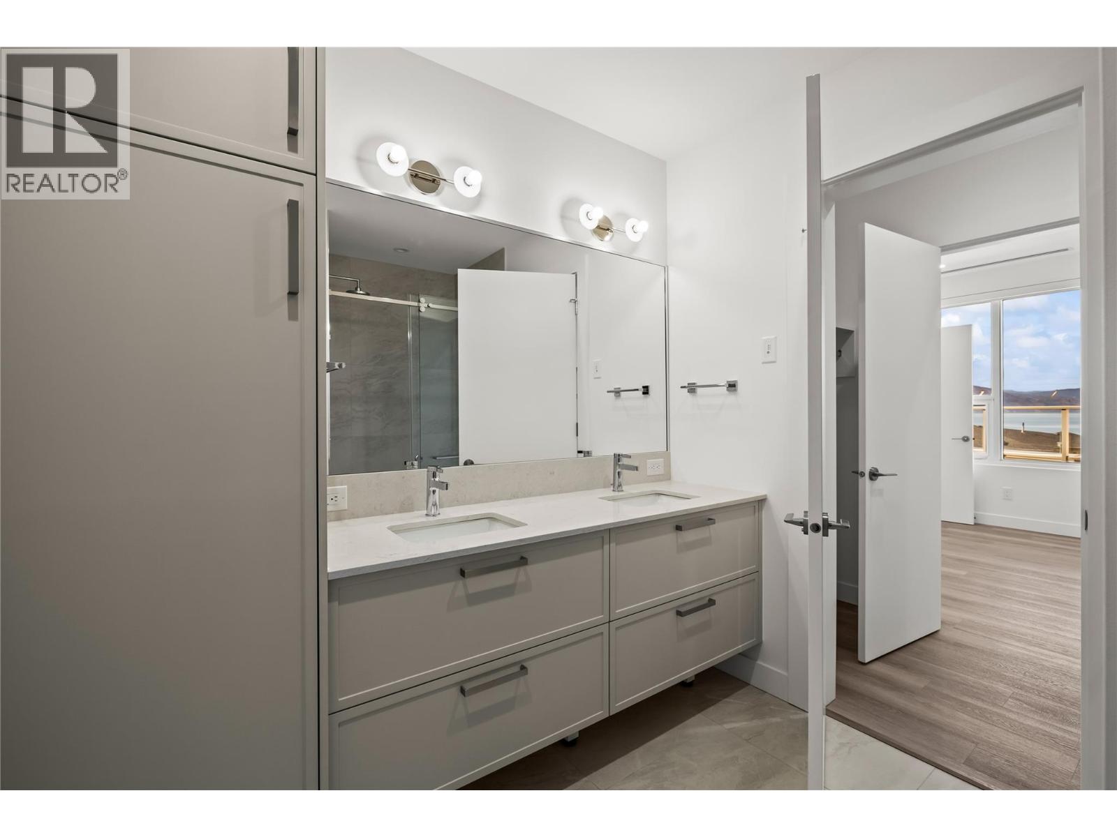 #306 3340 Lakeshore Drive - 24
