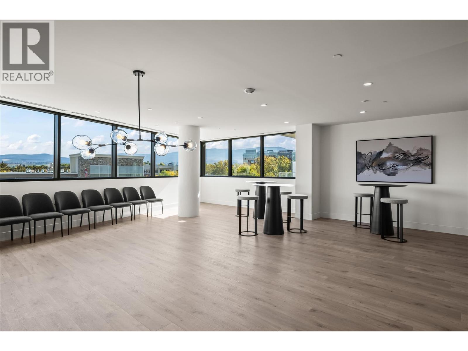 #306 3340 Lakeshore Drive - 49