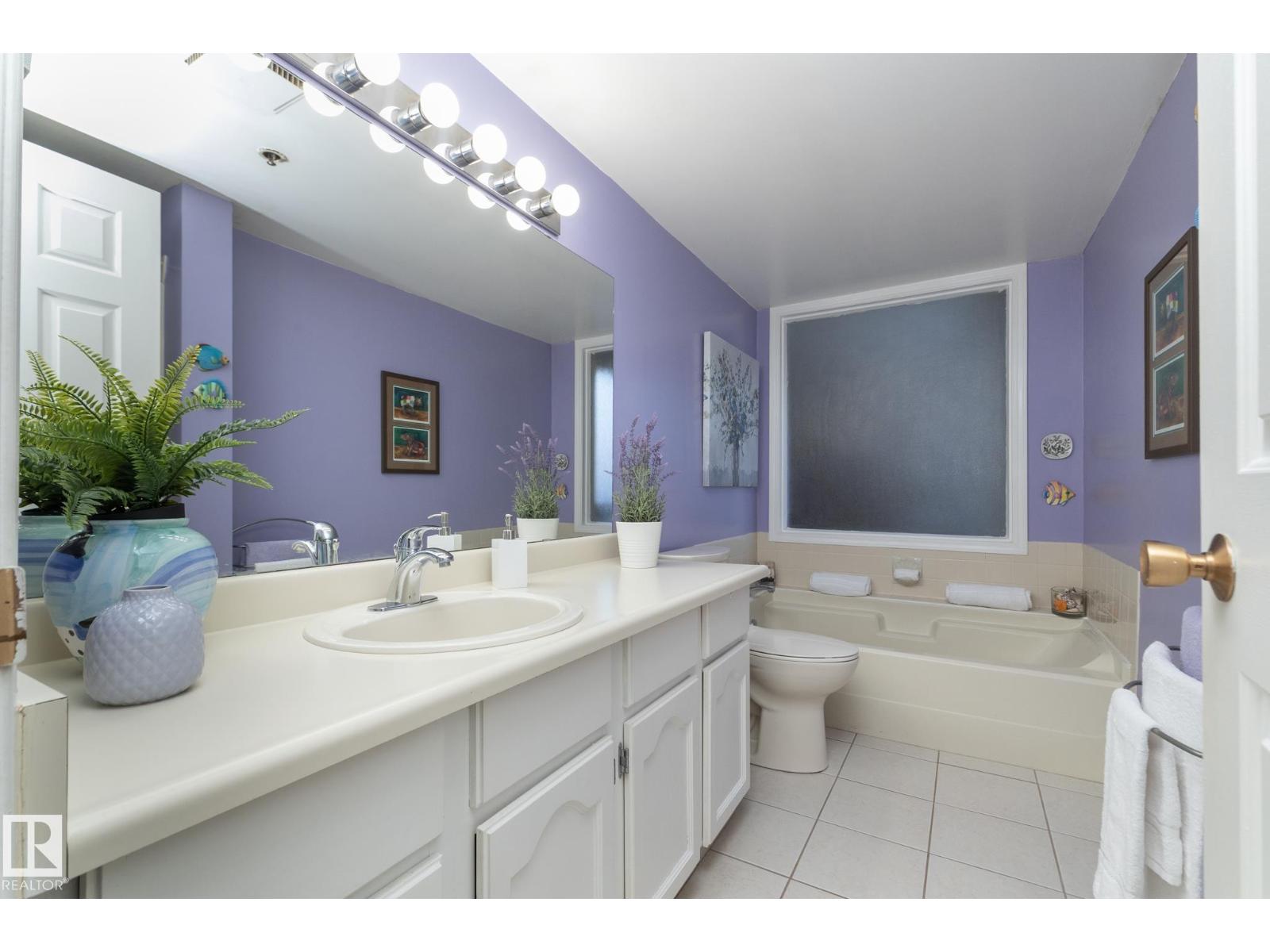 #203 10171 119 ST NW - 22
