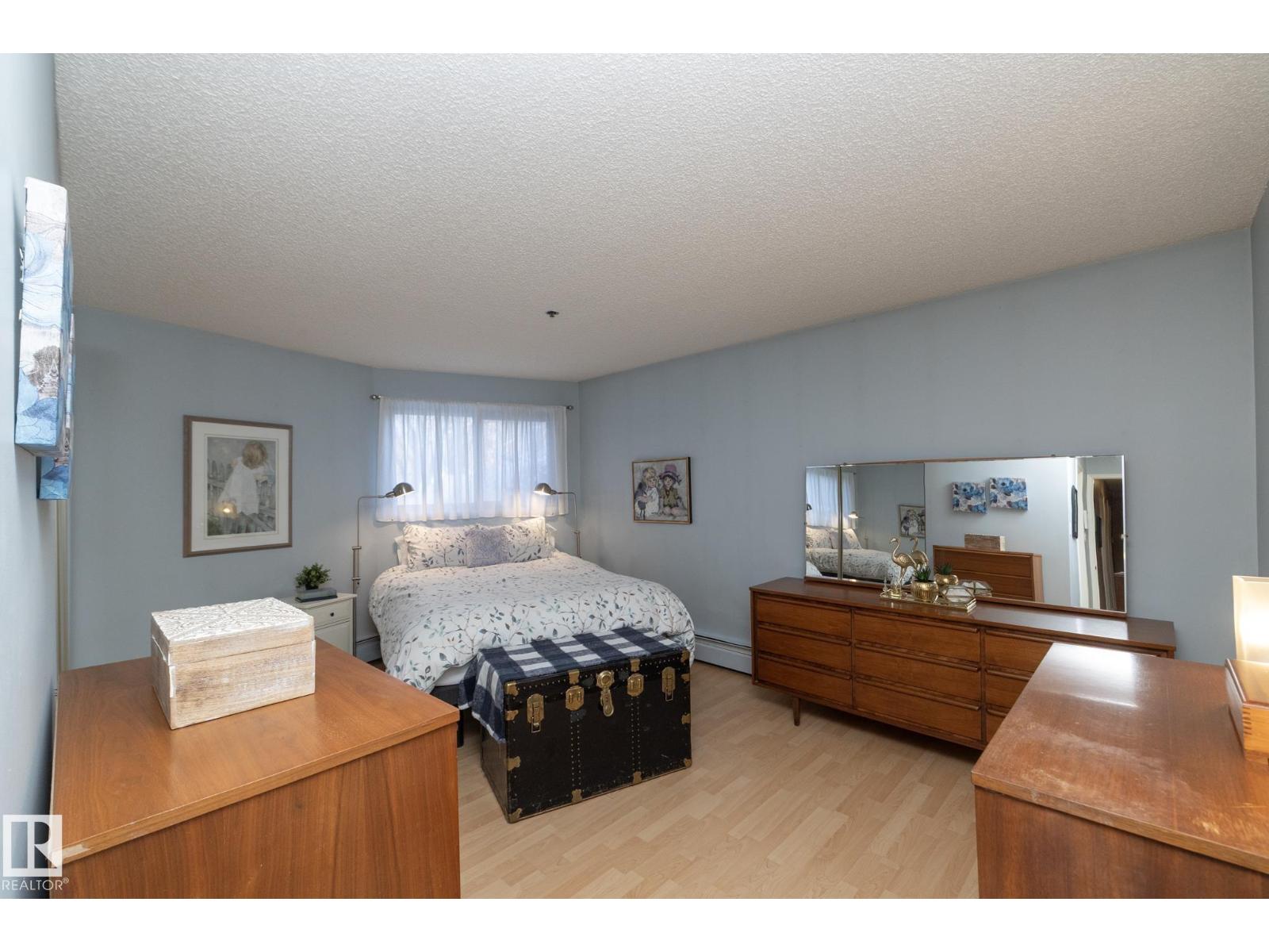 #203 10171 119 ST NW - 18