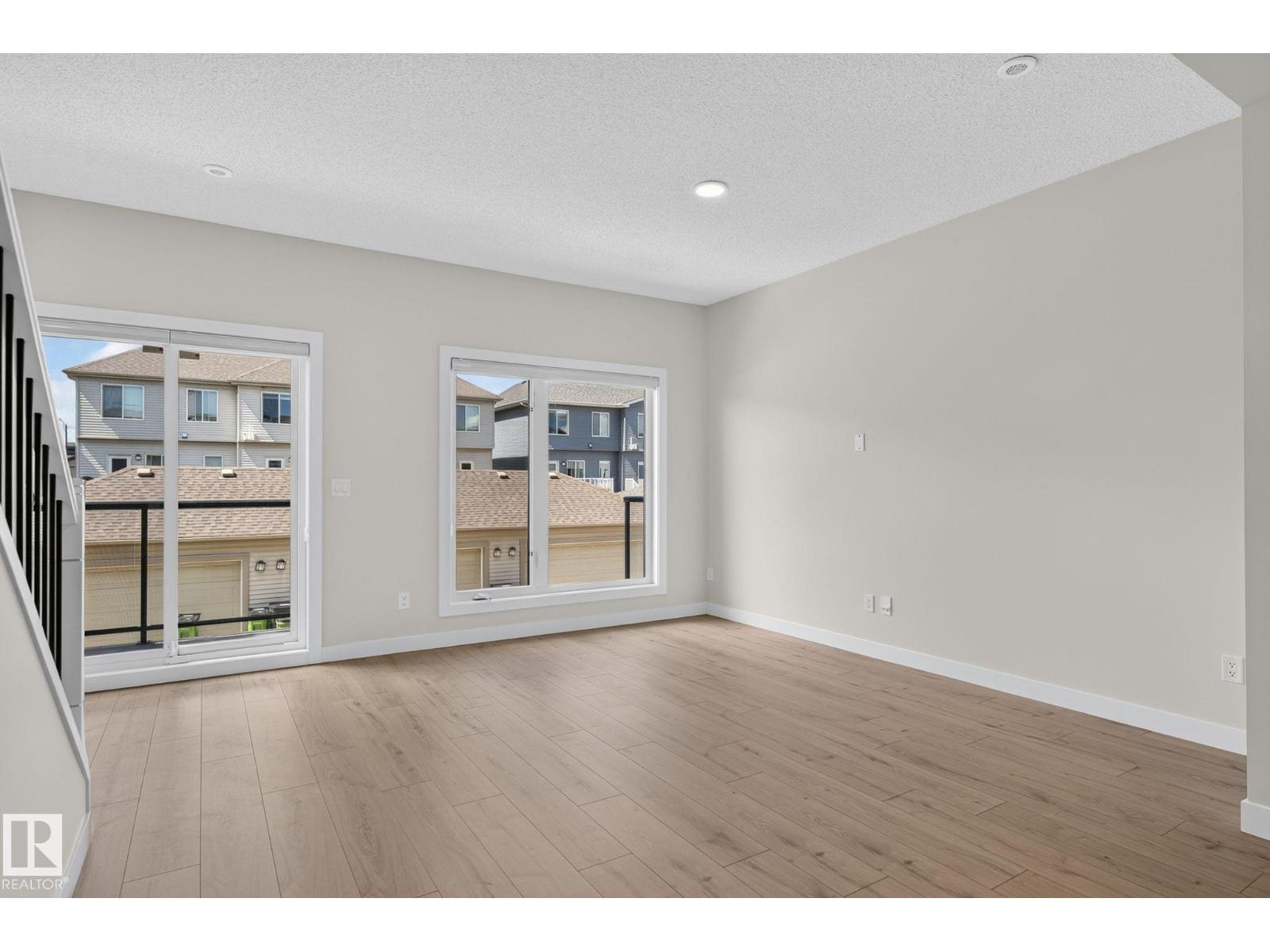 #33 11910 35 AV SW - 19