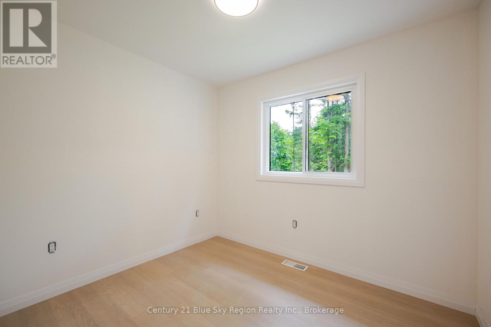 205 GREENWOOD DRIVE - Image 11