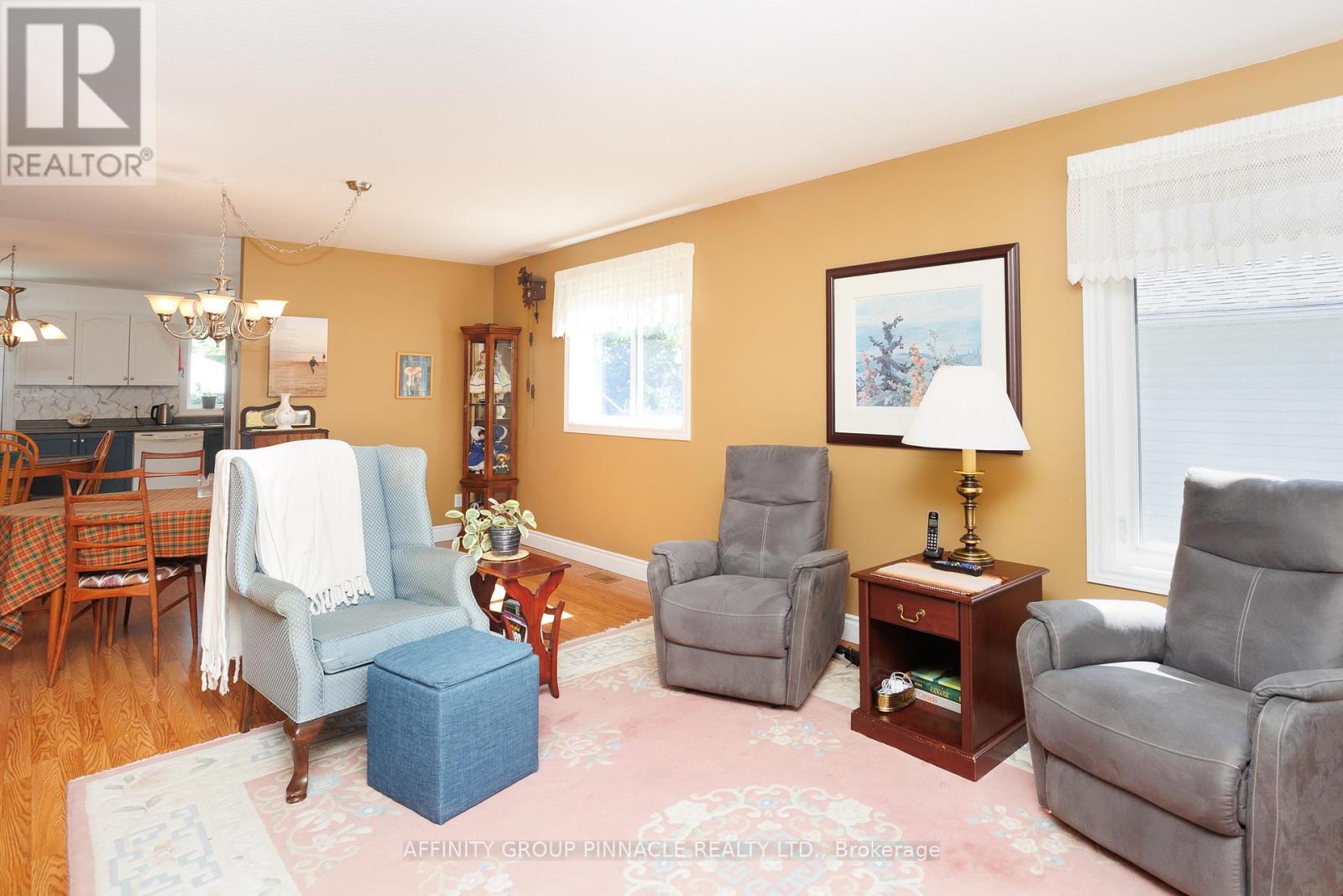 476 BAY STREET - 14