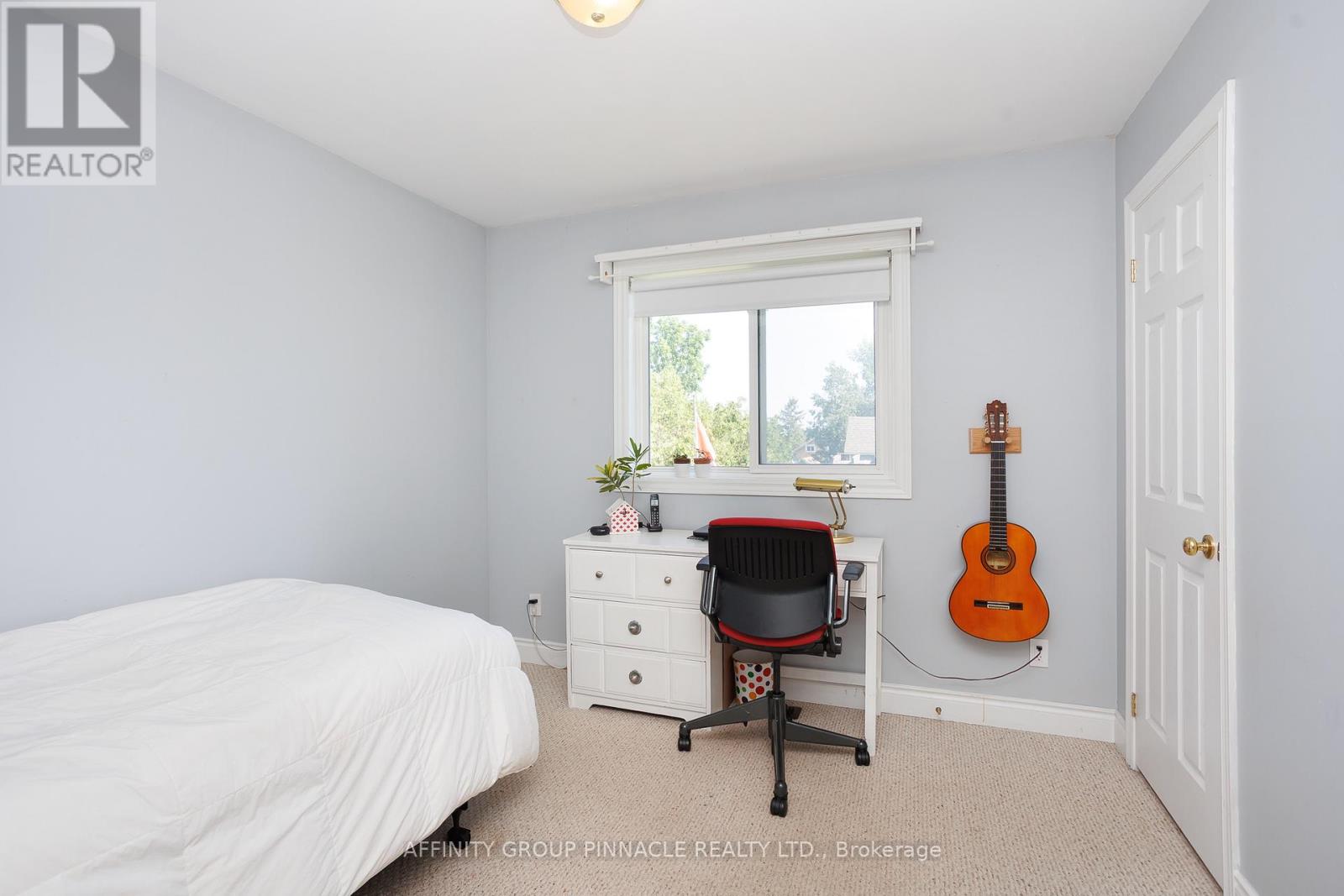 476 BAY STREET - 19