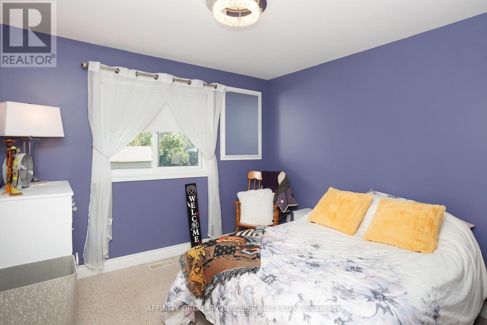 476 BAY STREET - 20