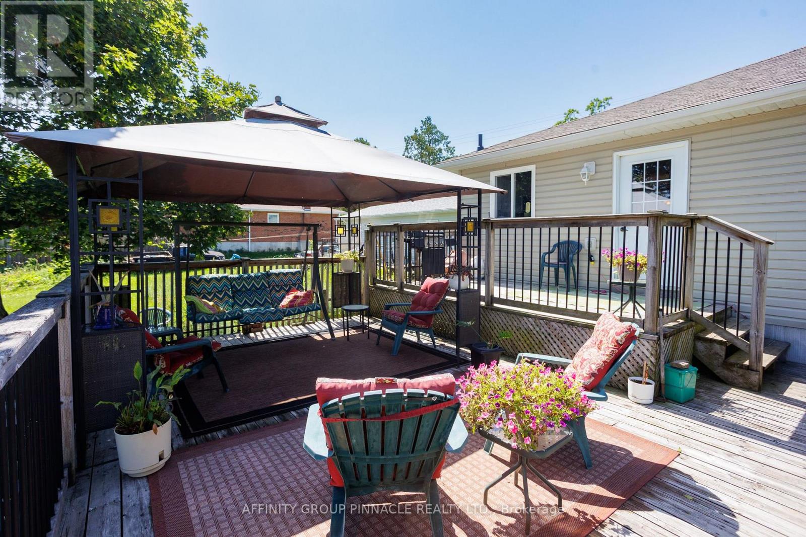 476 BAY STREET - 31