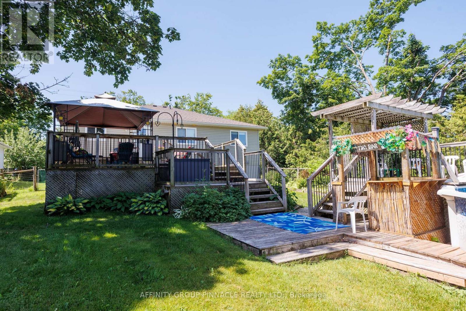 476 BAY STREET - 34