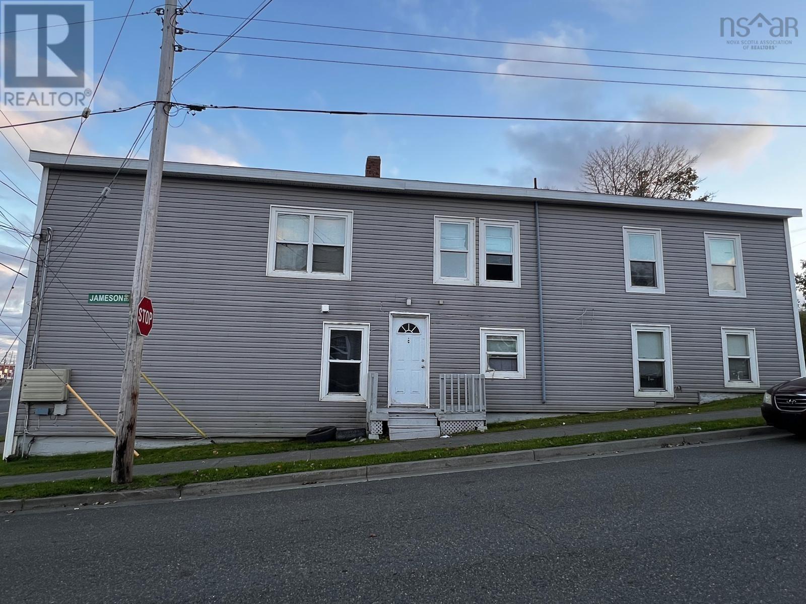 971 Victoria Road - 3
