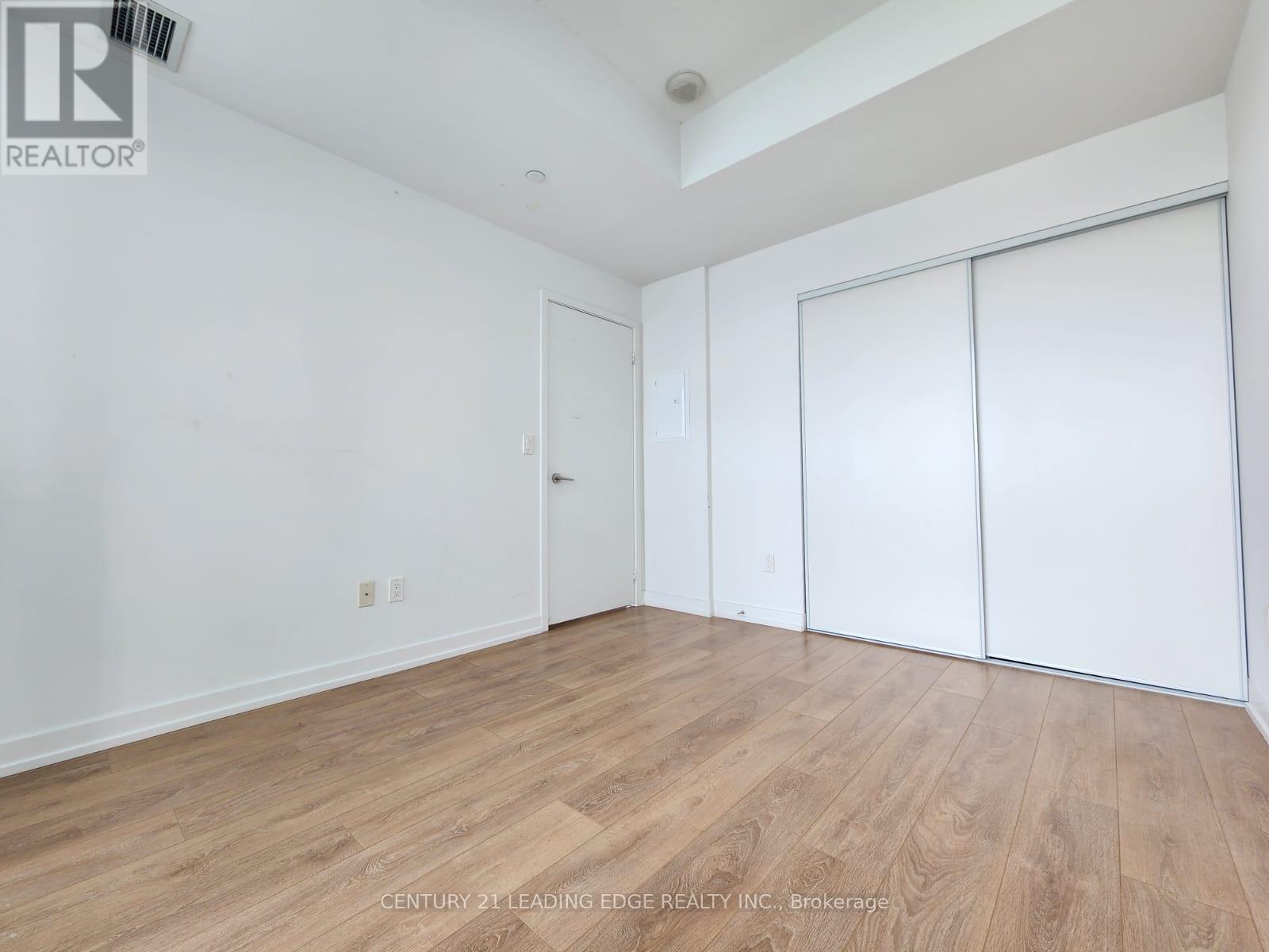 #709 115 MCMAHON DRIVE - 18