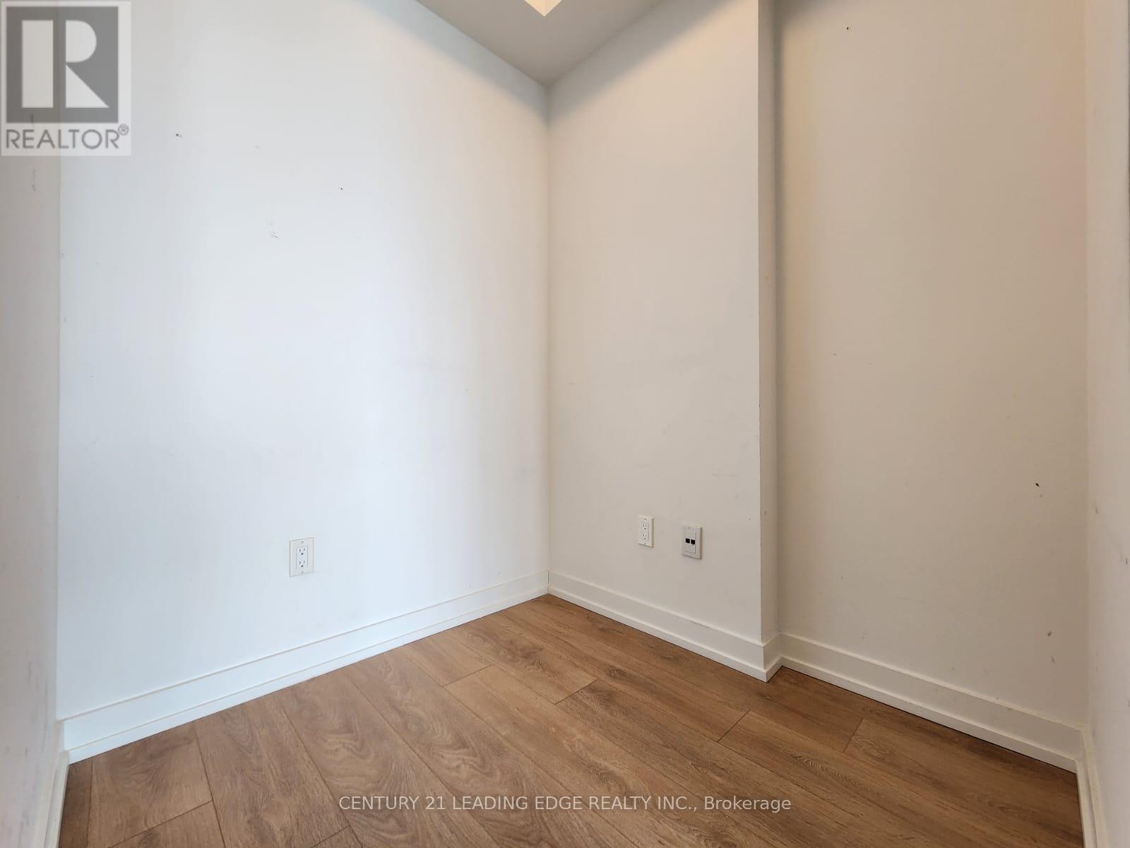 #709 115 MCMAHON DRIVE - 21