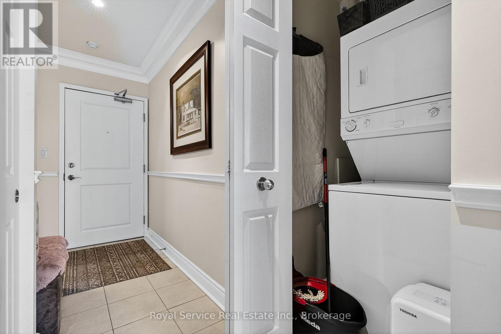 #206 148 THIRD STREET - 10