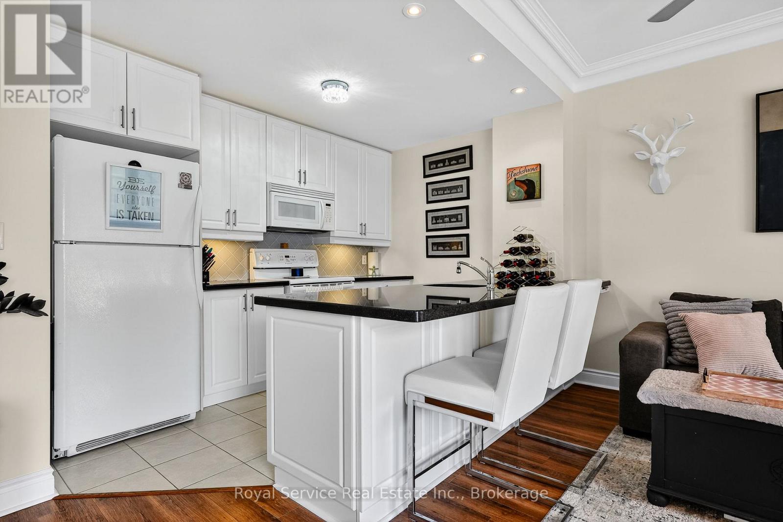 #206 148 THIRD STREET - 21