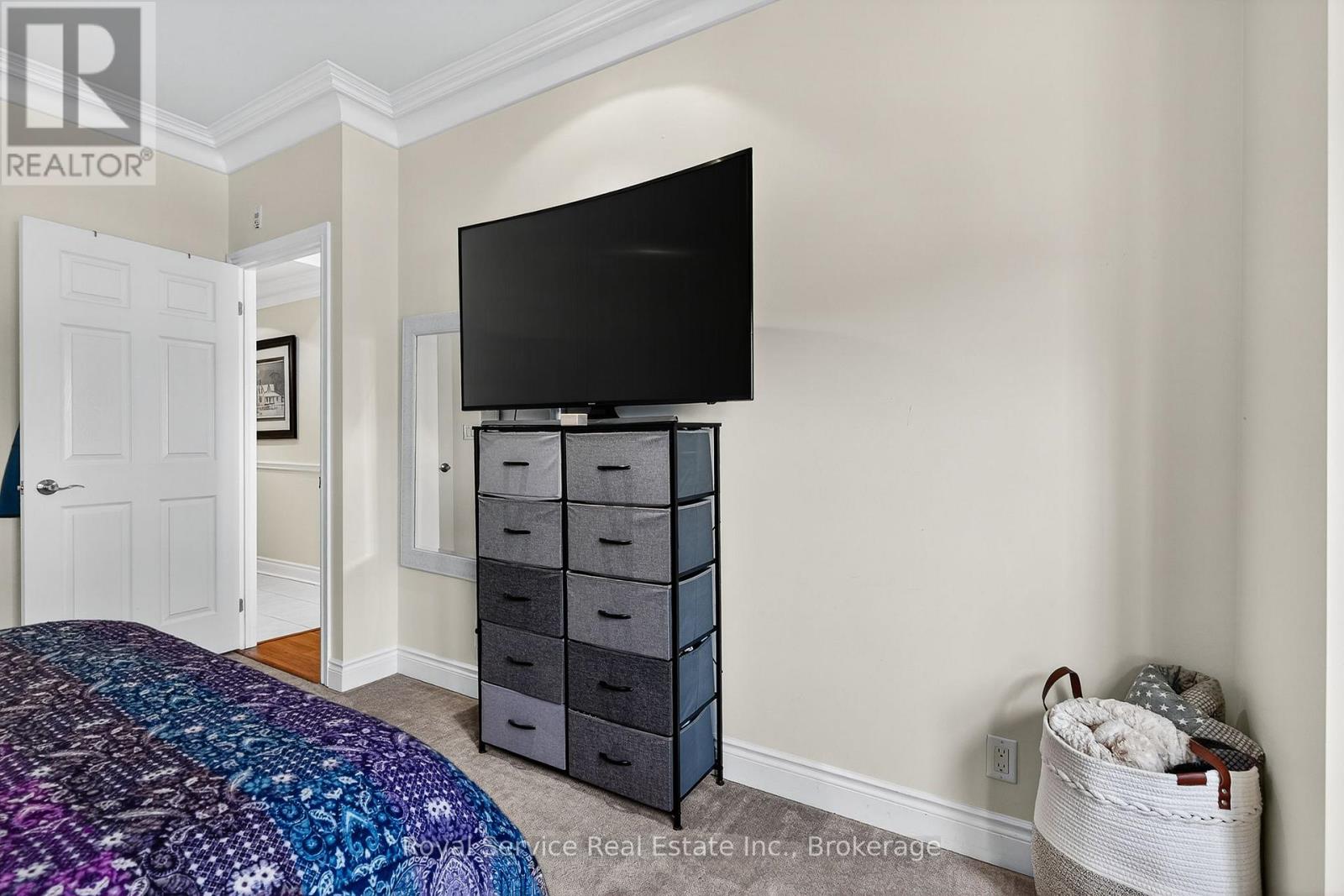 #206 148 THIRD STREET - 28