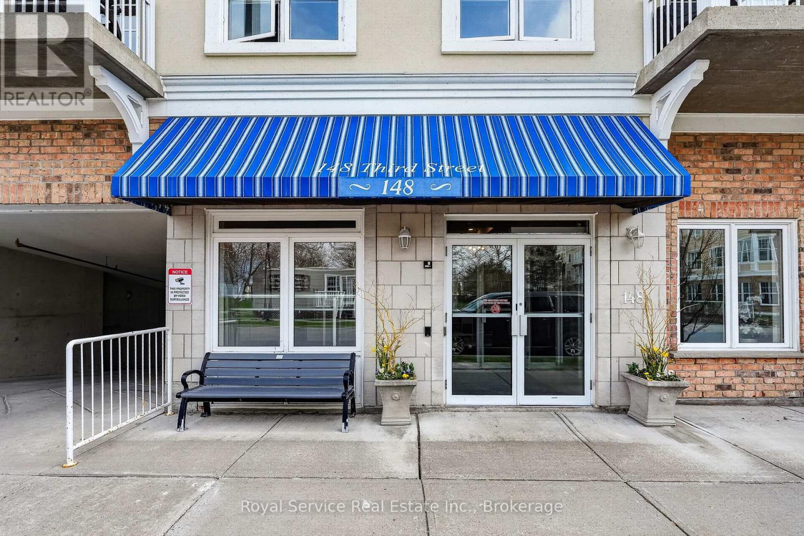 #206 148 THIRD STREET - 3