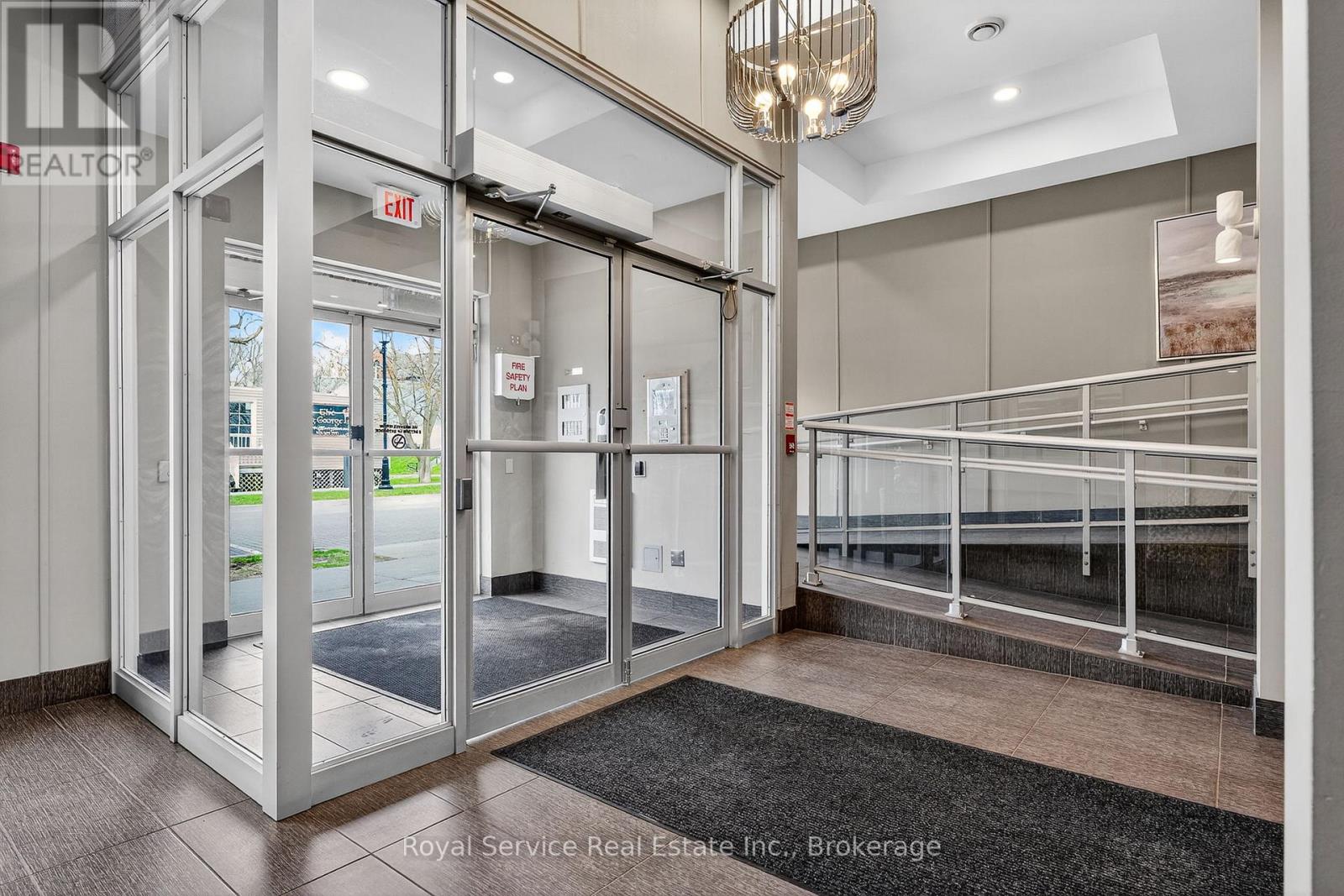 #206 148 THIRD STREET - 4