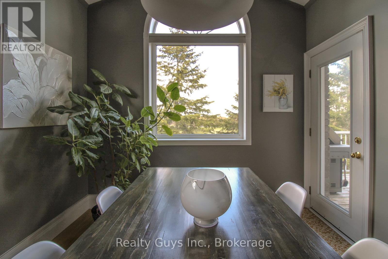 407 CARRIAGE LANE - 19