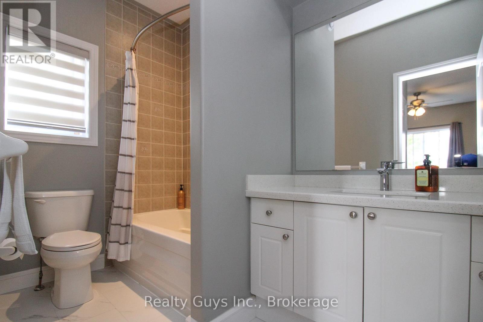 407 CARRIAGE LANE - 26