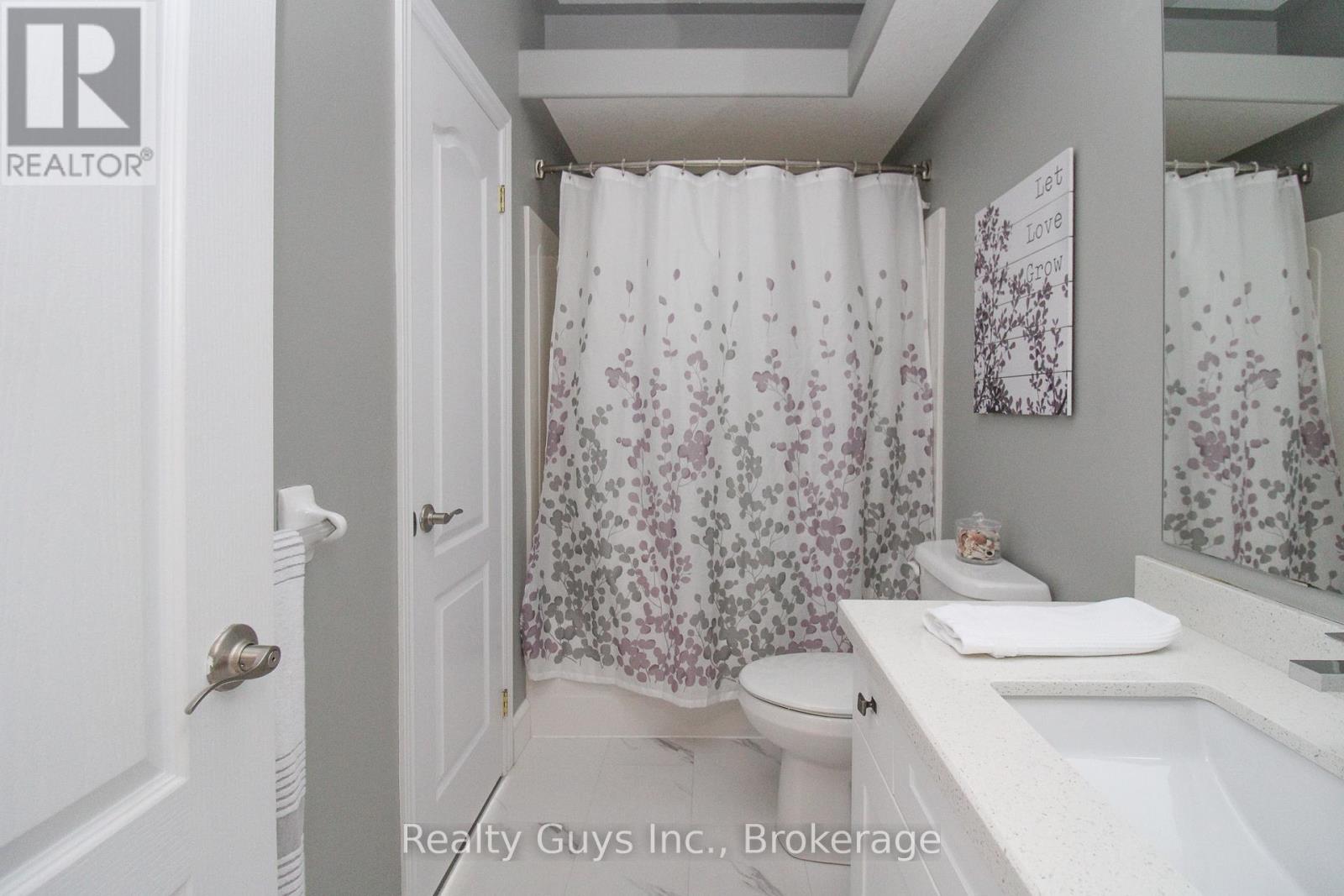 407 CARRIAGE LANE - 28
