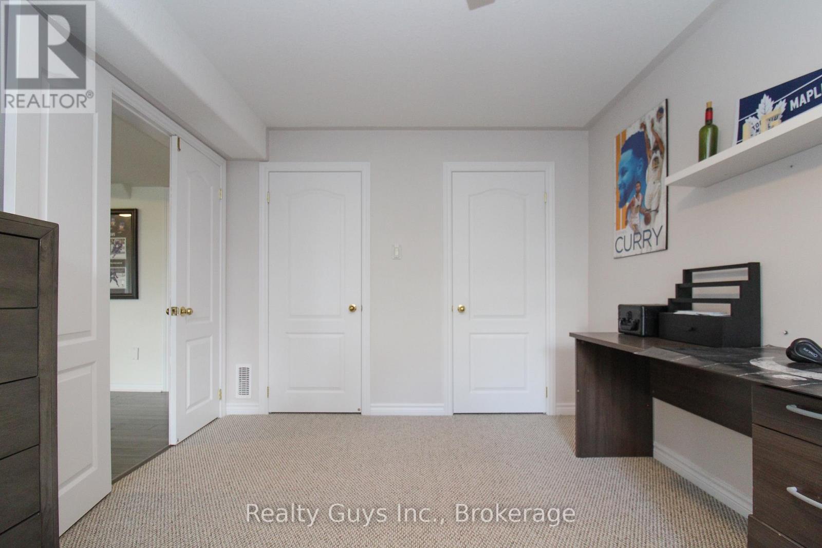 407 CARRIAGE LANE - 43
