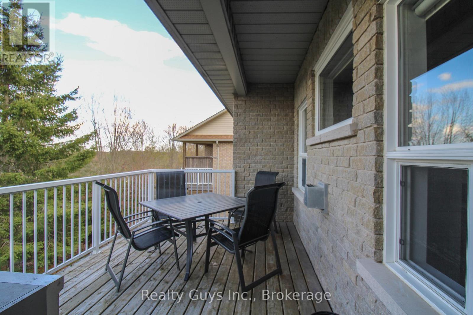 407 CARRIAGE LANE - 6