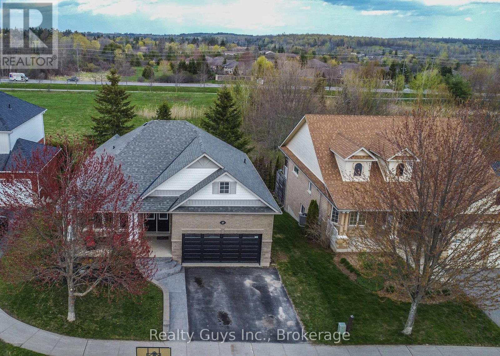 407 CARRIAGE LANE - 8