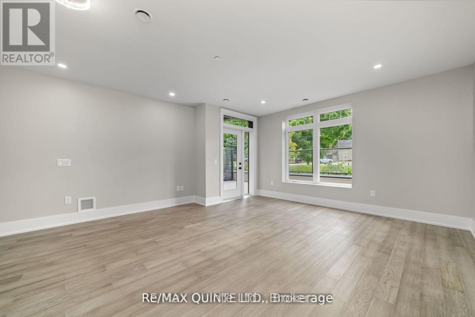 #305 17 CLEAVE AVENUE - 6