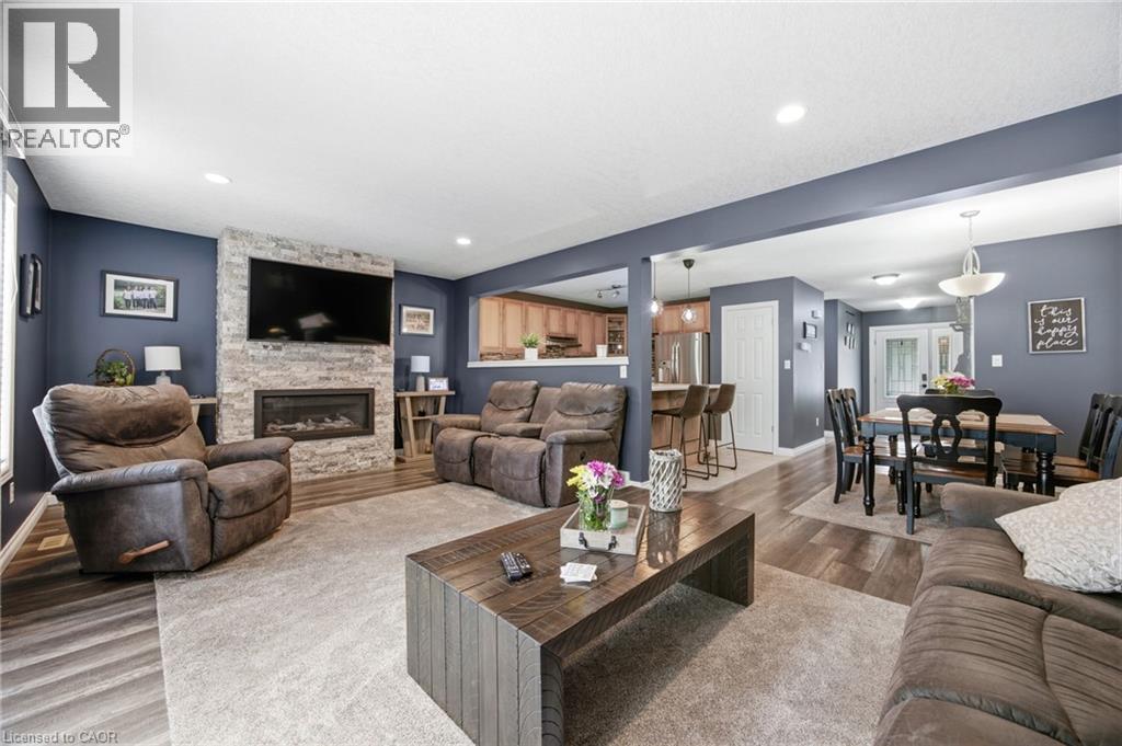 507 HUMMINGBIRD Crescent - Image 15